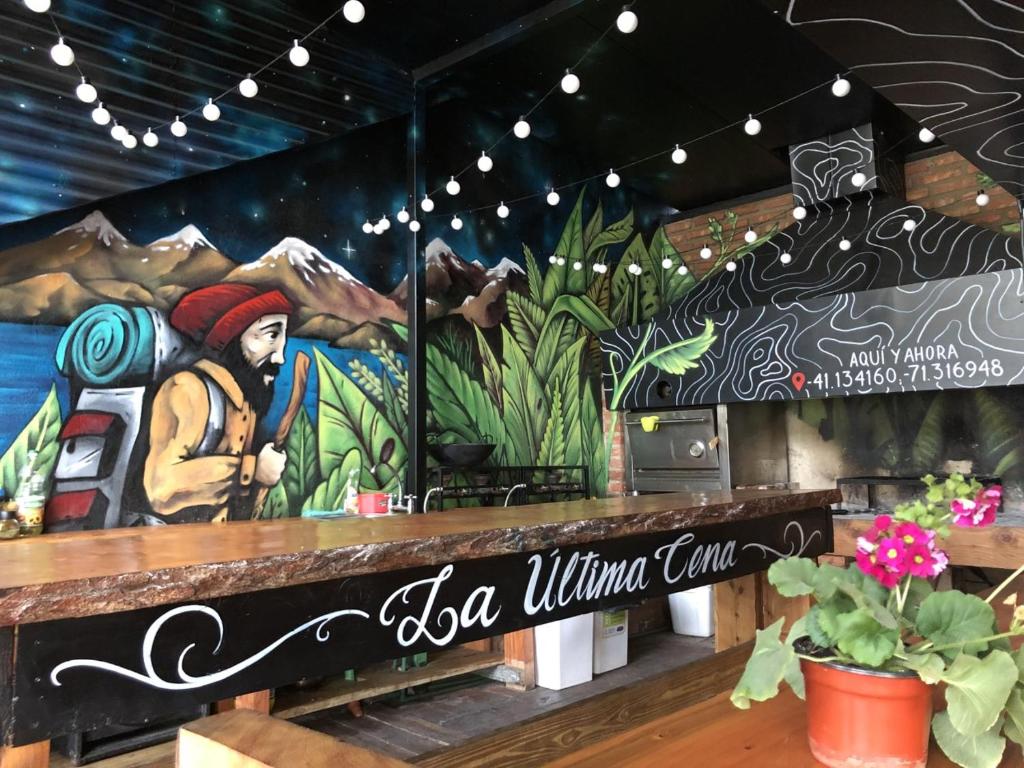 Moving Hostel Travel Bar