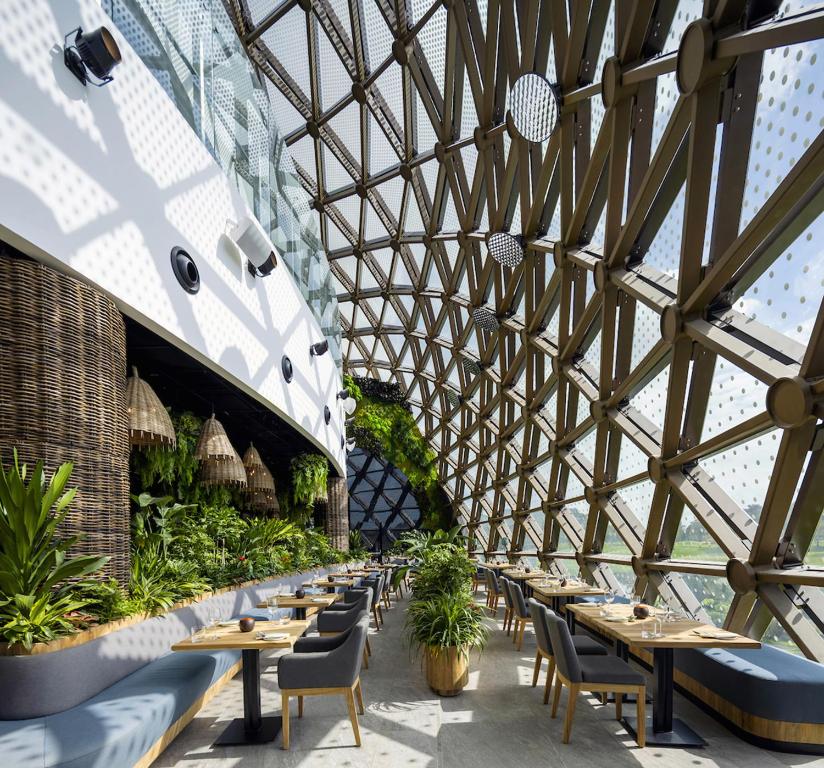 Restaurant, Dusit Thani Laguna Singapore in Singapore