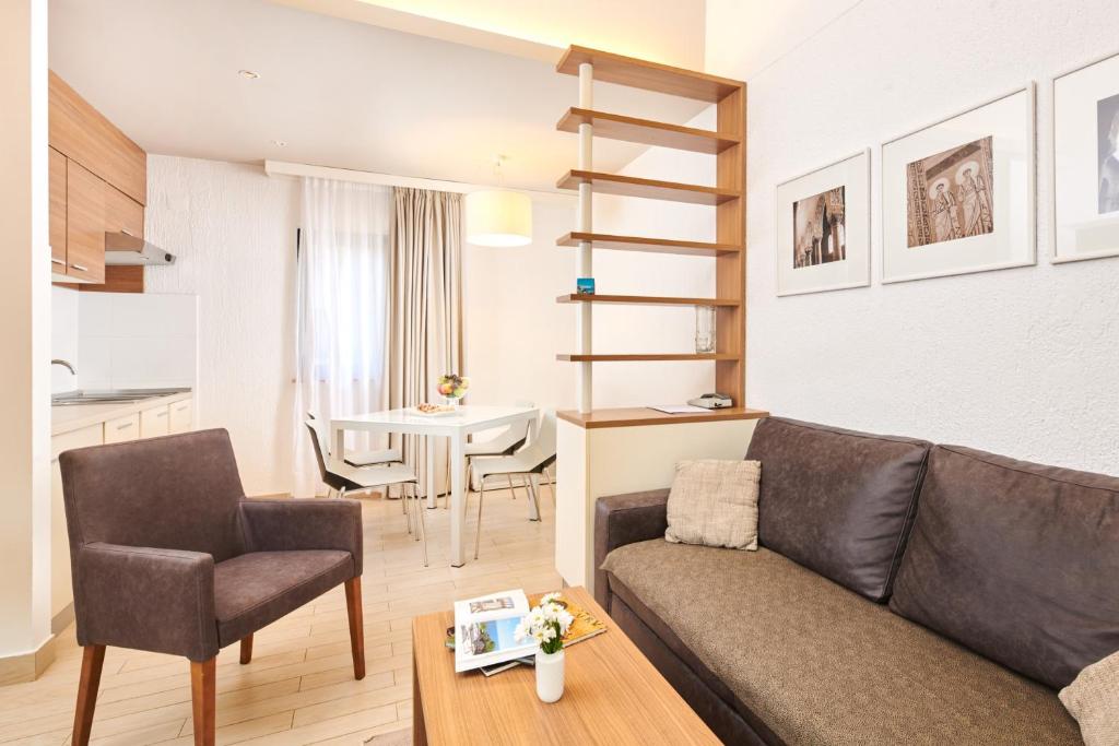 Apartments Galijot Plava Laguna — Hotel rooms in Poreč, Istria