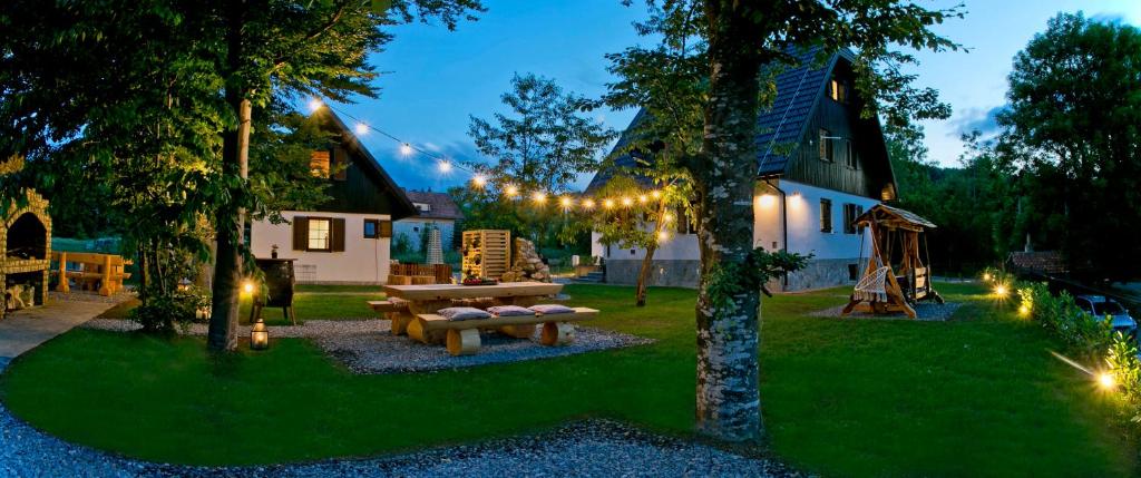 B&amp;B Plitvice Holiday Lodge — Hotel in Plitvicka Jezera