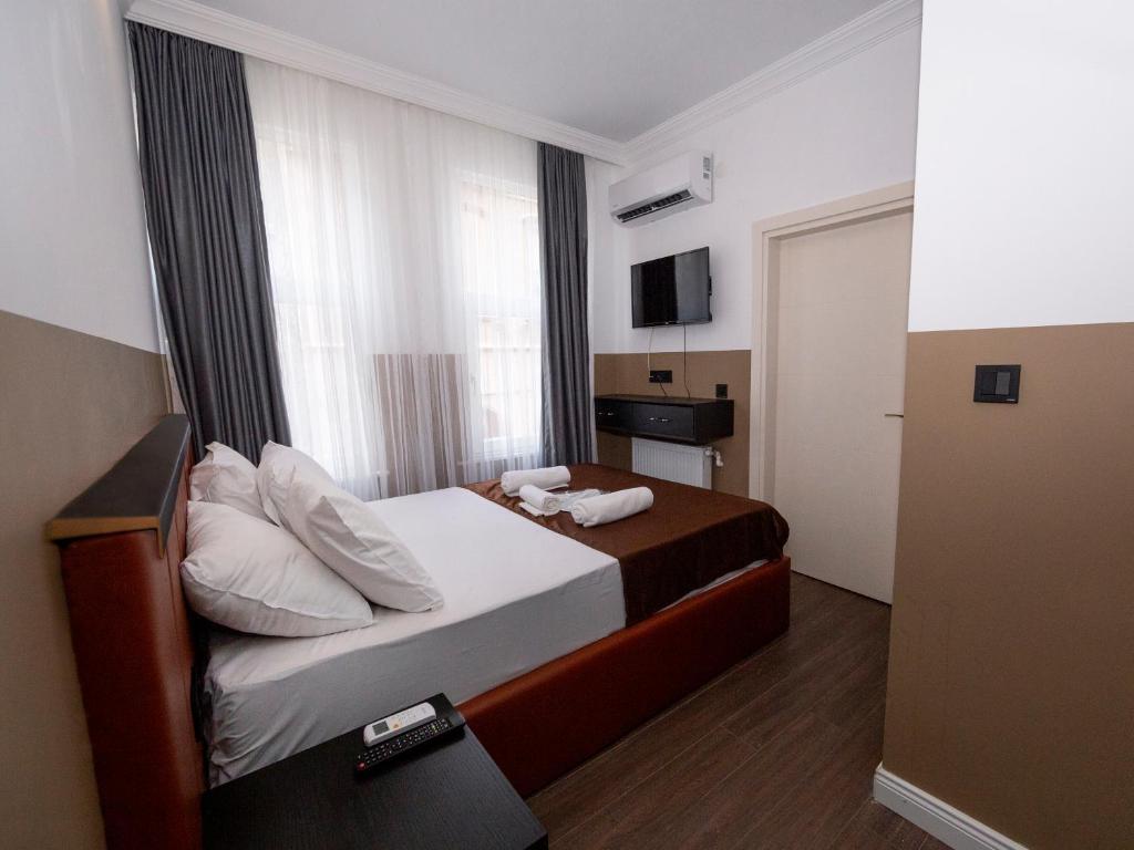 Miss Suite photo