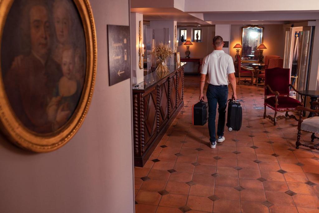 Hôtel Le Donjon - Cœur de La Cité Médiévale - 5