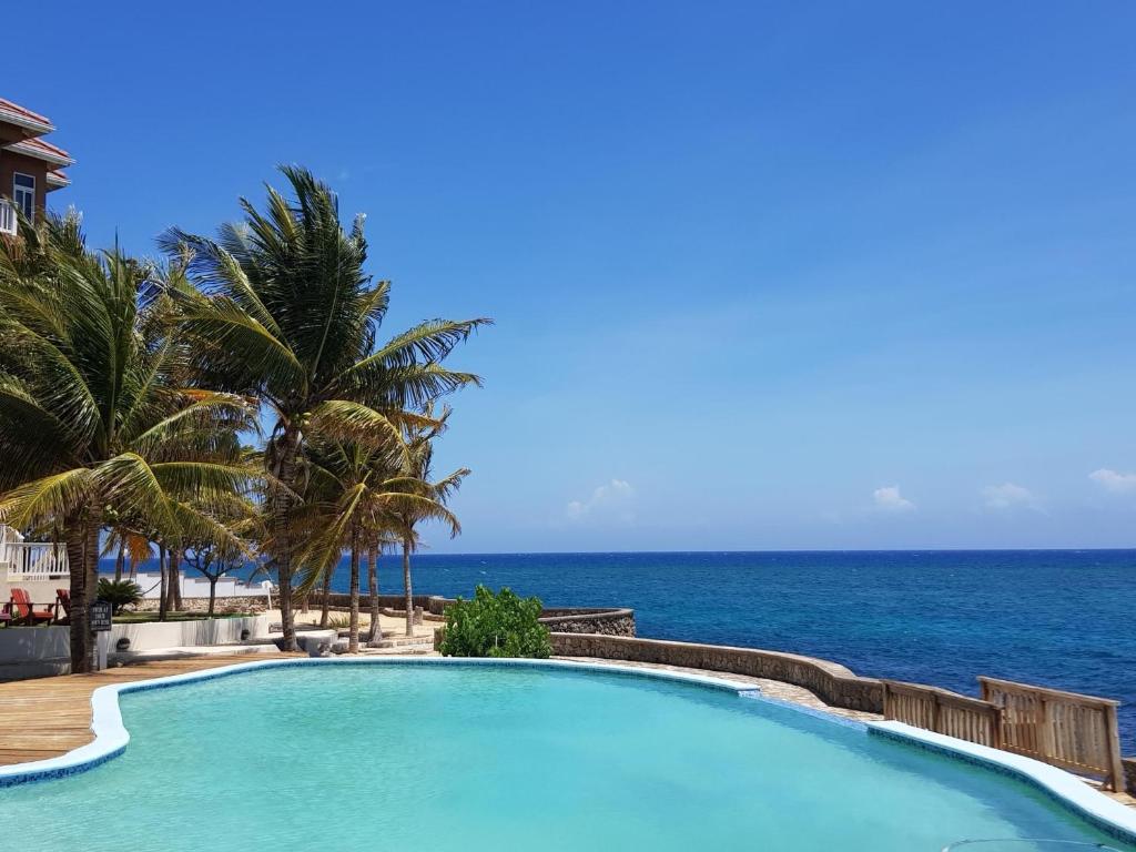 Whispering Seas Oceanfront Suite photo