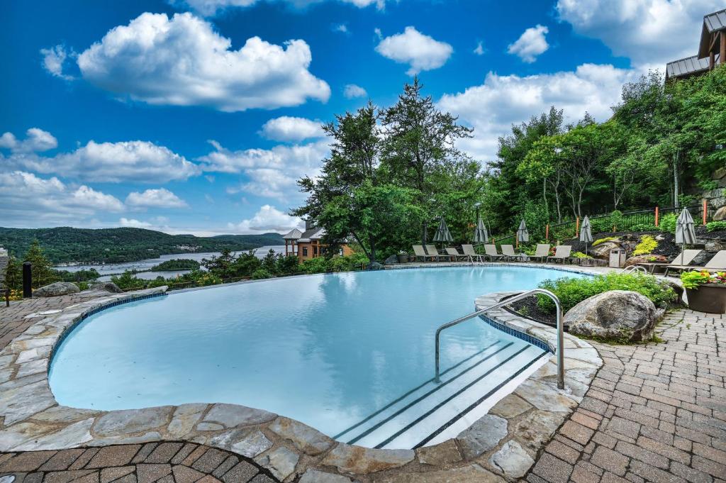 Equinoxe by Tremblant Platinum photo