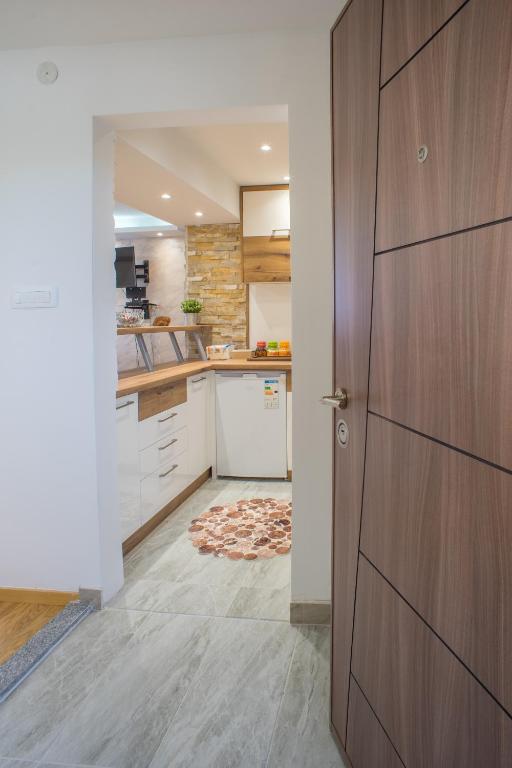 Lux Centre Apartment - 2
