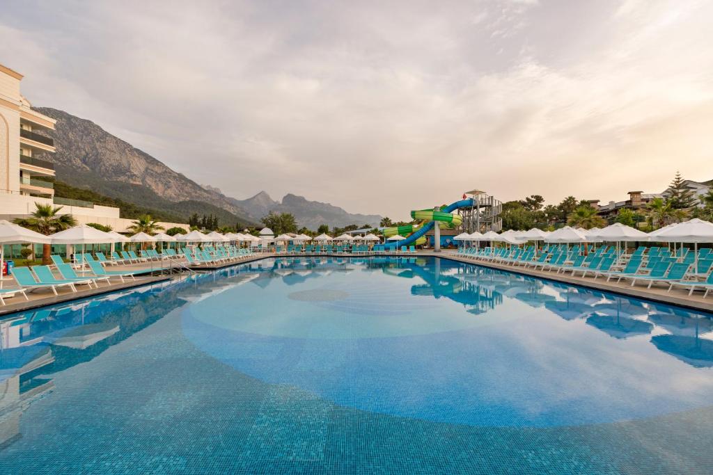 Dosinia Luxury Resort-Ultra All Inclusive — Swimming pool in Beldibi