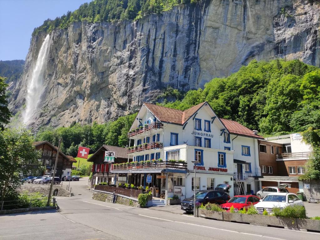Hotel Restaurant Jungfrau — Hotel in Lauterbrunnen