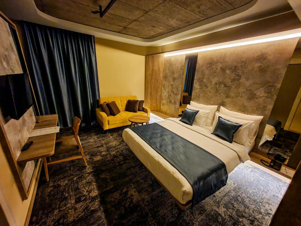 Hotel City Code photo
