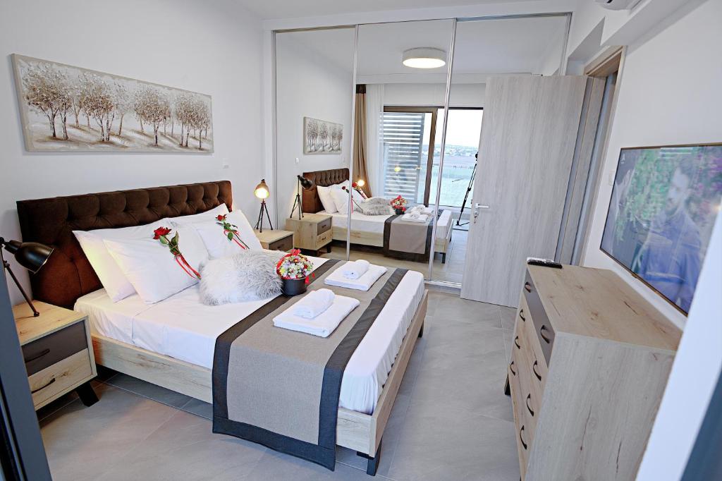 Golden Tree Apartment, Paralimni