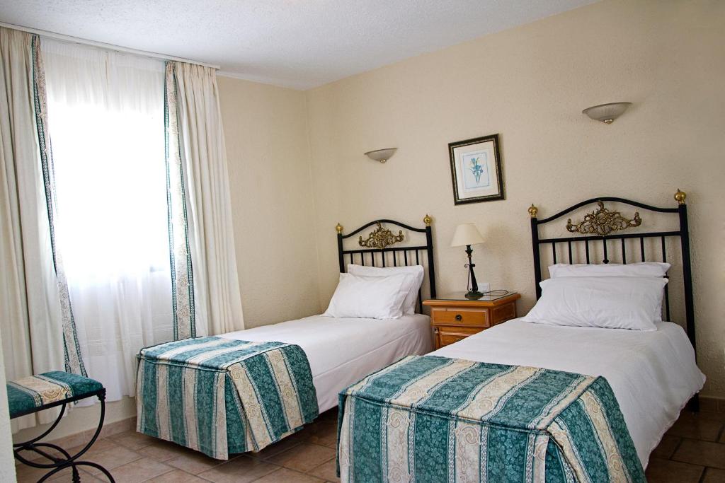 Superior Three-Bedroom Apartment (1-8 Adults) 
