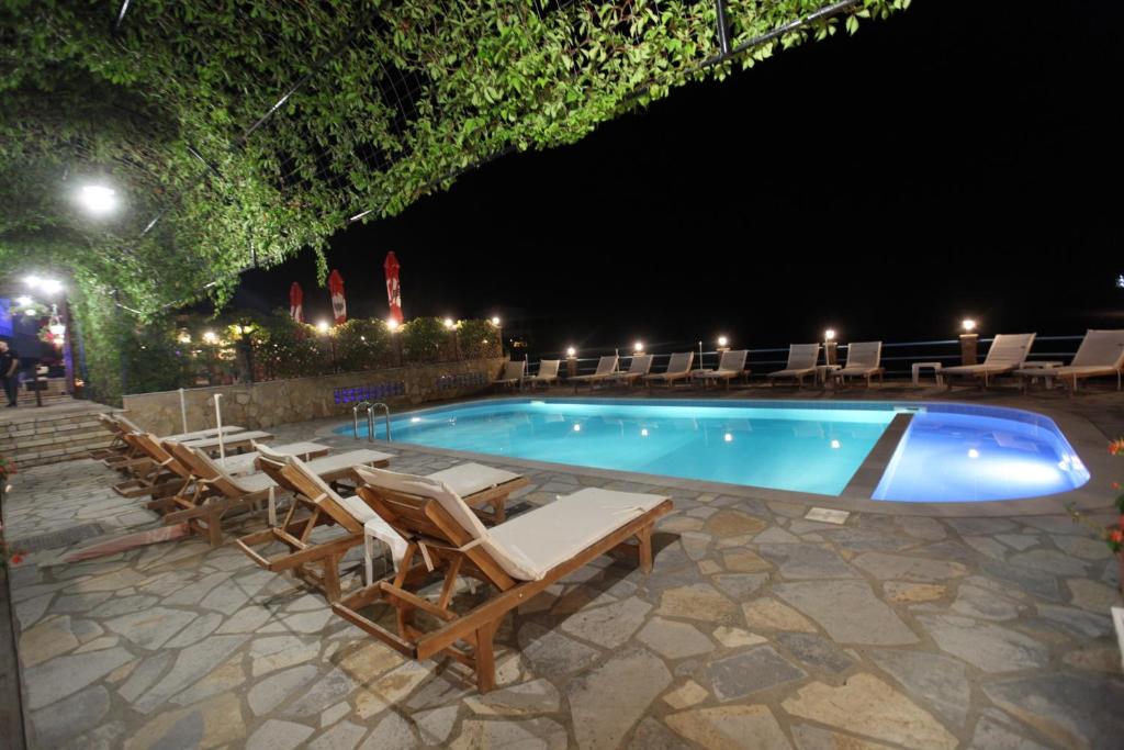 スイミングプール