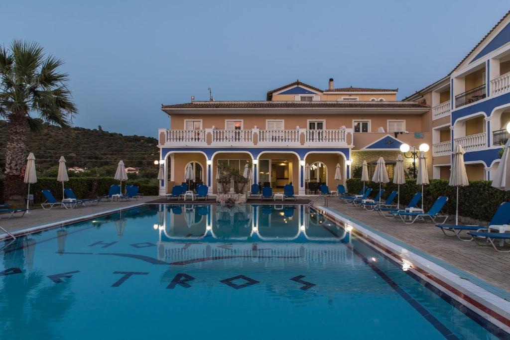 Hotel Petros — Swimming pool in Tsilivi, Ionian Islands