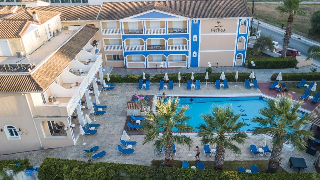 Hotel Petros — Swimming pool in Tsilivi, Ionian Islands