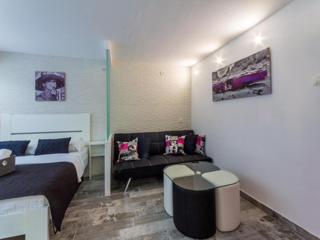 Diana Apartment photo