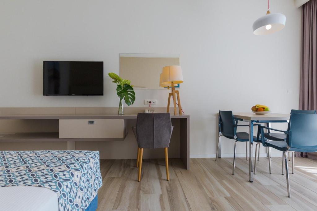 Romana Beach Resort Apartments photo