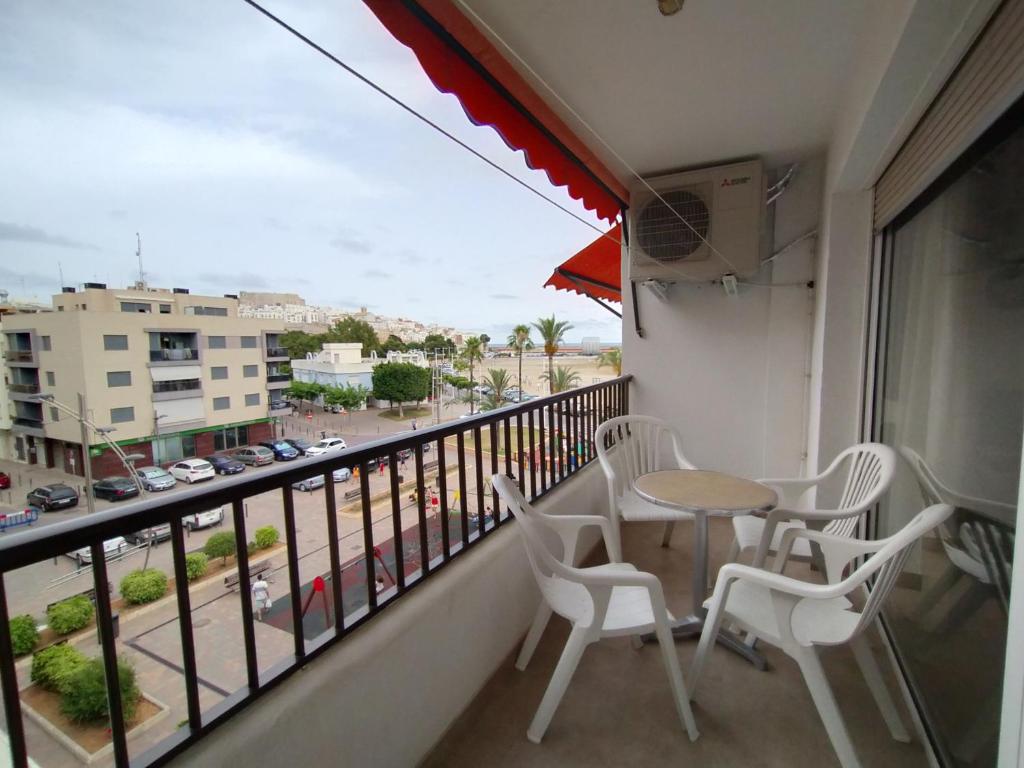 apartamento con aire acondicionado de tres dormitorios en el centro y junto a la playa - 2