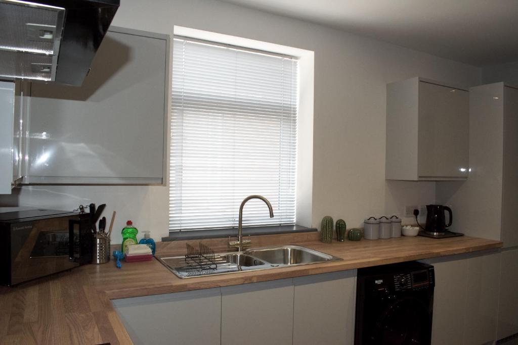 Spacious 3 bedroom apartment near Worksop