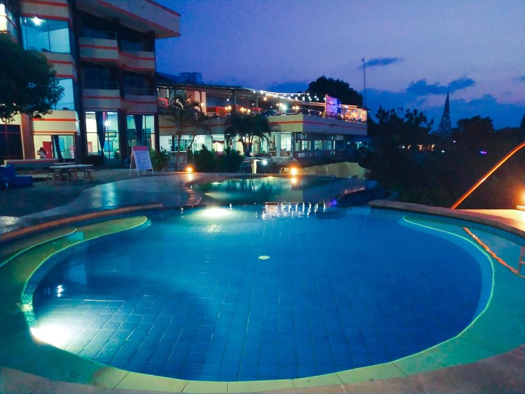 Swimming pool