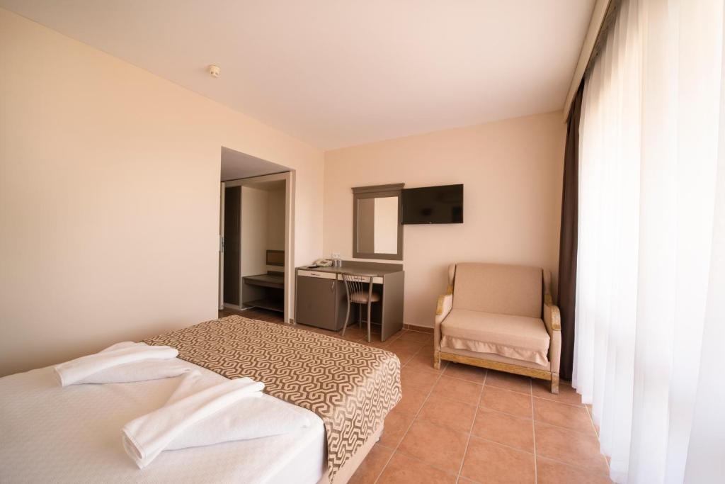 Hotel Esra and Family Suites - All Inclusive — Hotel rooms in Didim, Aydin