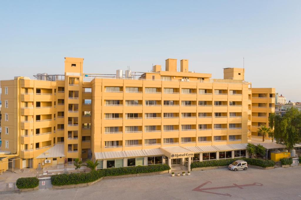 Hotel Esra and Family Suites - All Inclusive — Hotel building in Didim, Aydin
