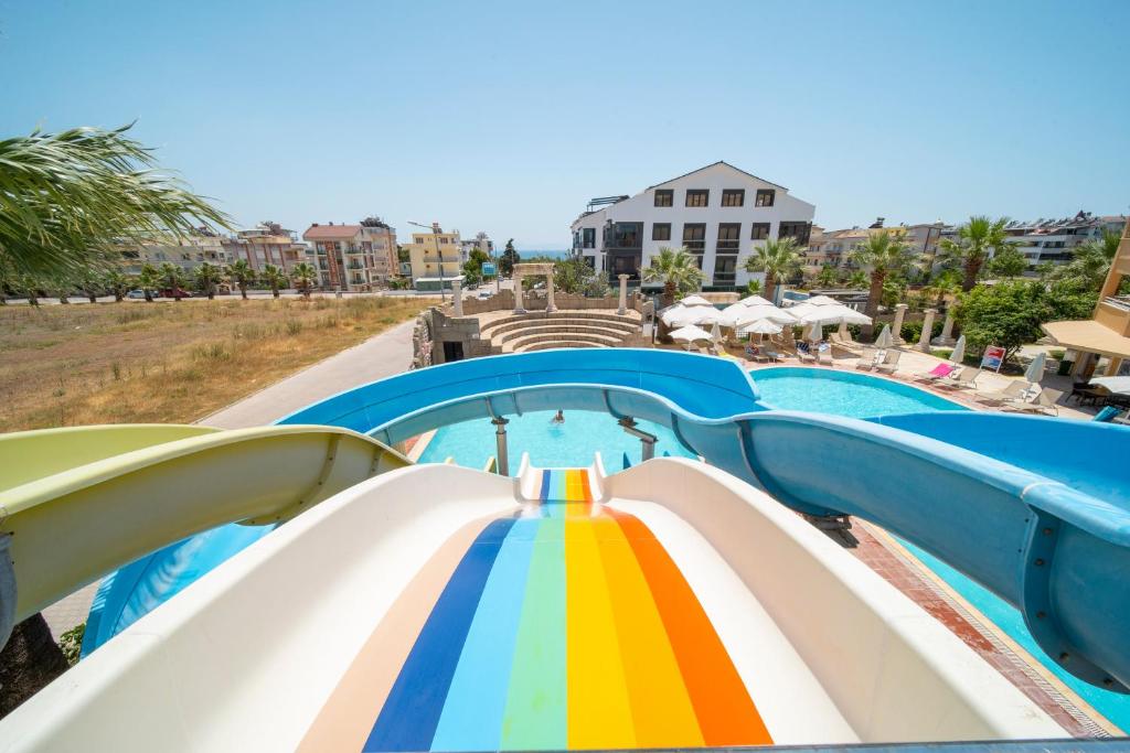 Hotel Esra and Family Suites - All Inclusive — Swimming pool in Didim, Aydin