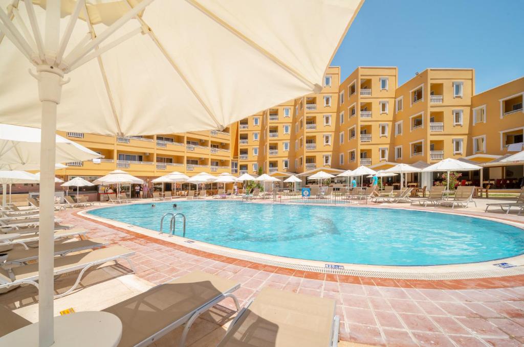 Hotel Esra and Family Suites - All Inclusive — Swimming pool in Didim, Aydin