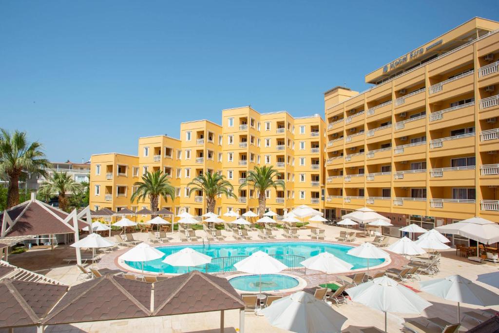 Hotel Esra and Family Suites - All Inclusive — Swimming pool in Didim, Aydin