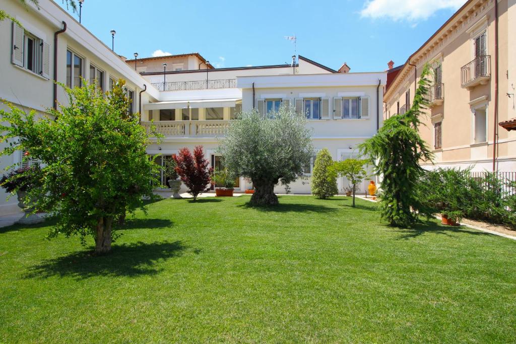 Residenza San Flaviano, Relais di Charme — Hotel in L'Aquila