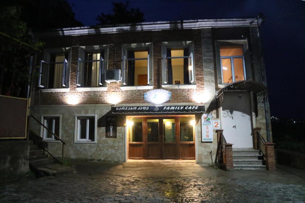 Sun Guest House — Hotel in Kutaisi