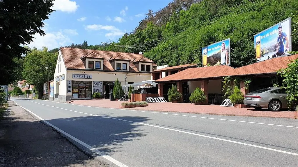 Bunkr Karlštejn，位于卡尔施泰因的酒店
