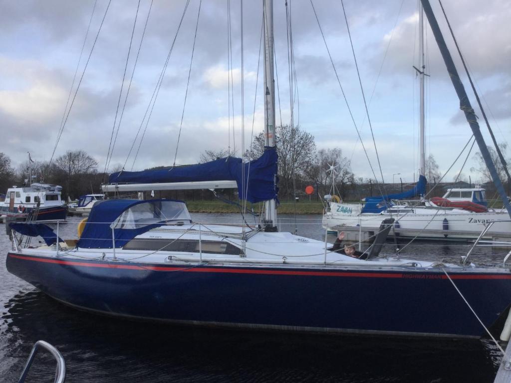Yacht Highwayman — Hotel in Inverness