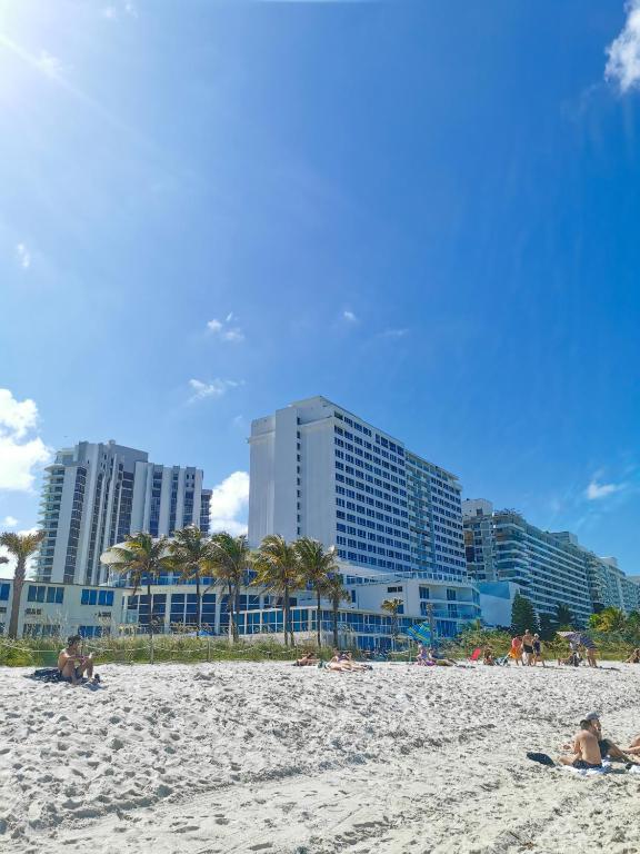 New Point Miami Beach Apartments — Hotel in Miami Beach (FL)