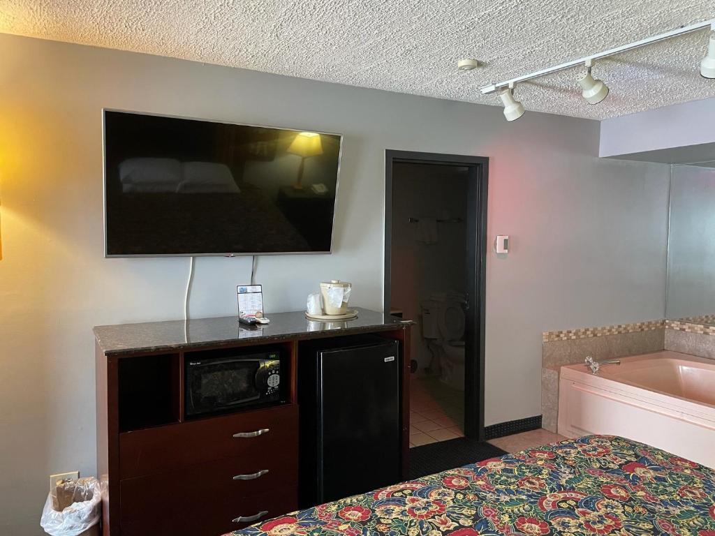 American Inn and Suites photo