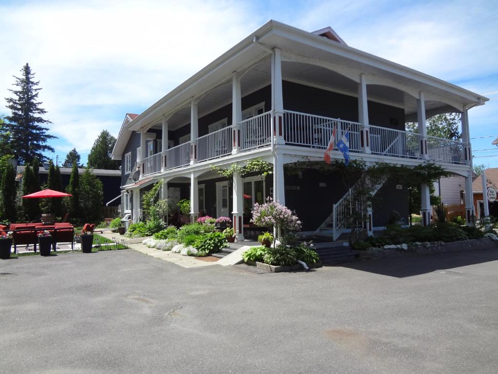 Hotel Saint-Donat photo