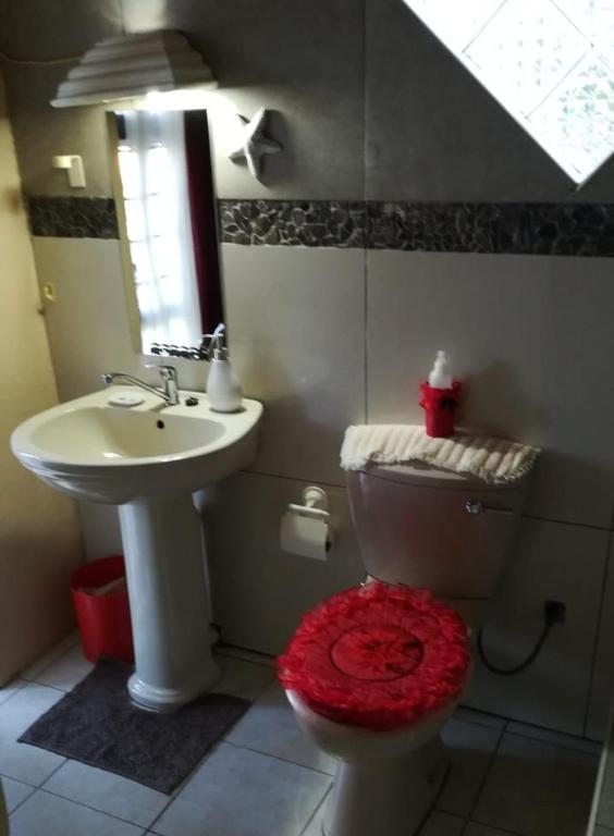 Reemaros Guest House photo