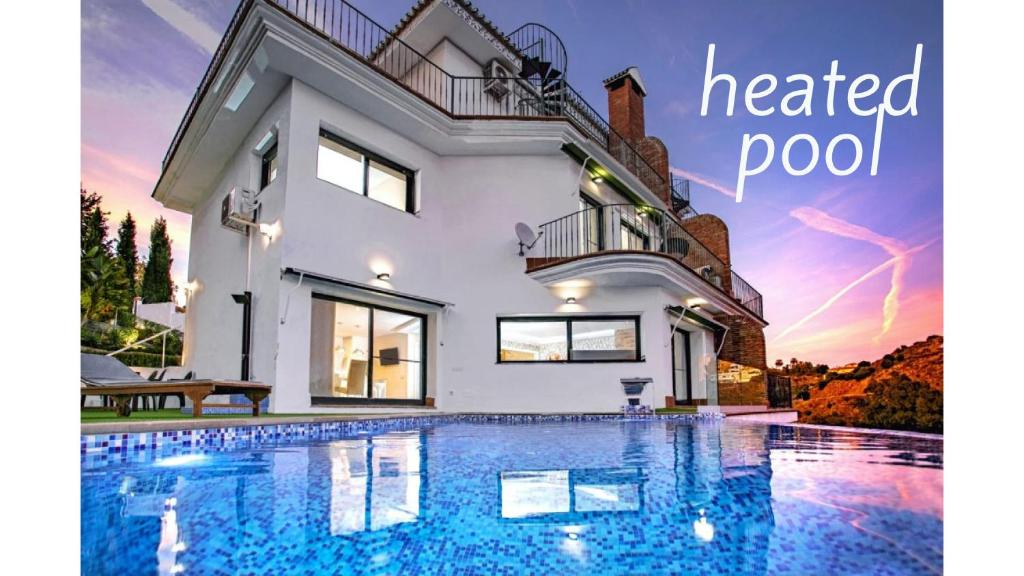 Luxury villa with sea views - heated pool - 1