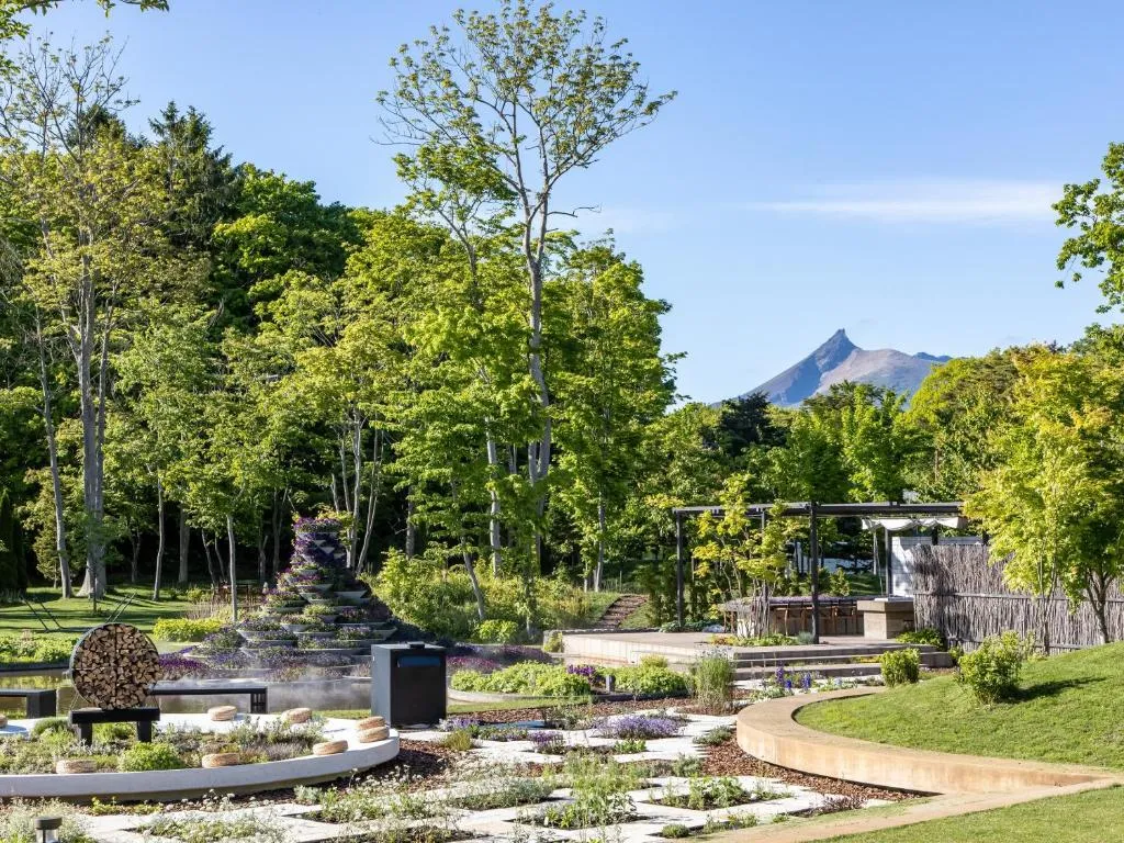 Hakodate Onuma Tsuruga Resort EPUY- 30km from Hakodate Station, hotel in Hakodate