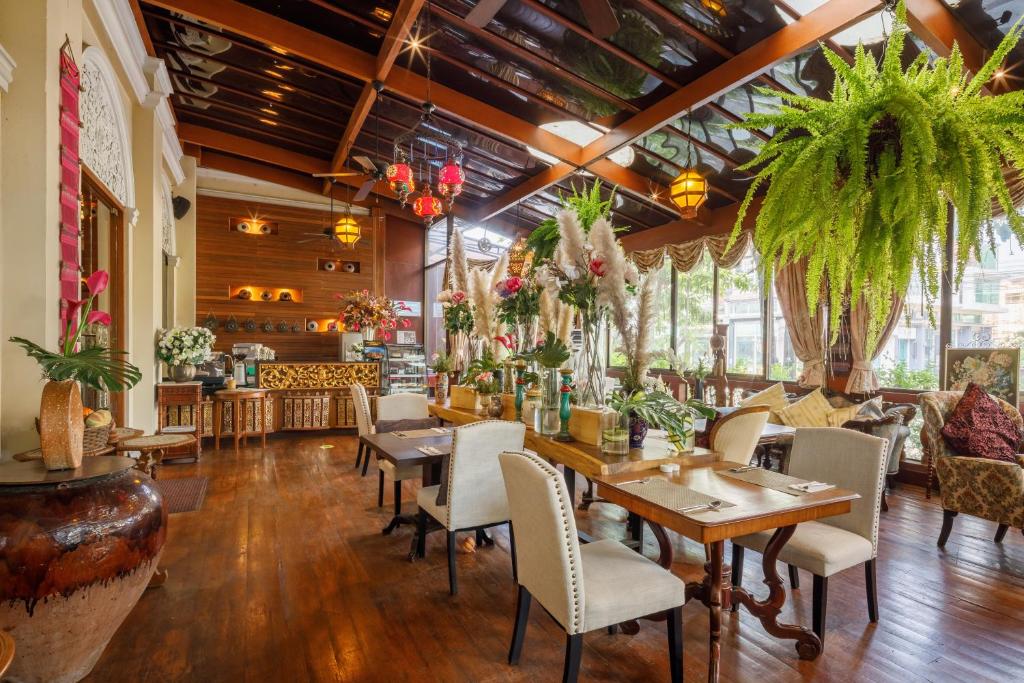Restaurant, Khumphaya Resort and Spa Boutique Collection in Chiang Mai