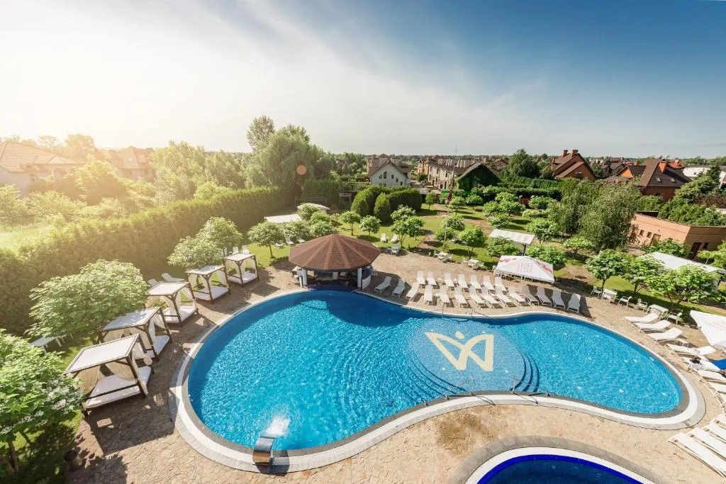 WISH Aqua&SPA Resort, hotel in Vishenki