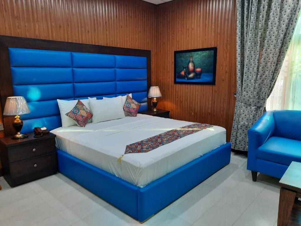 Royal Motel Executive photo