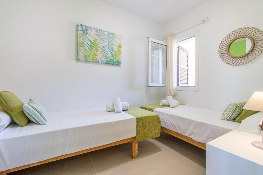Son Bou Playa Gold by Menorca Vacations — Hotel rooms in Son Bou, Balearic Islands
