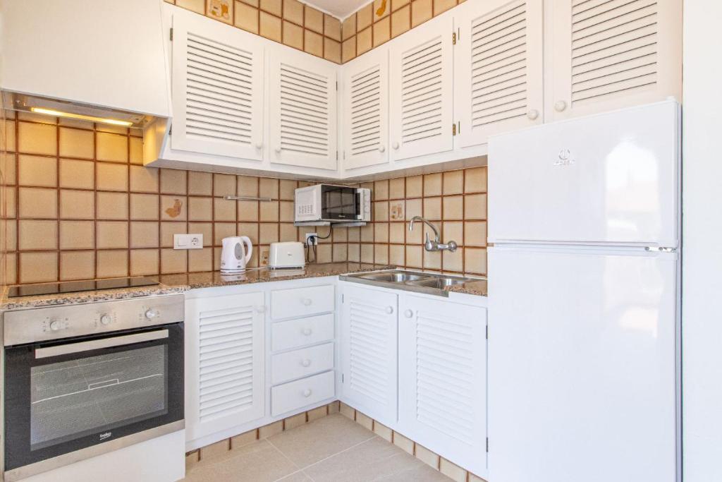 Son Bou Playa Gold by Menorca Vacations — Hotel rooms in Son Bou, Balearic Islands