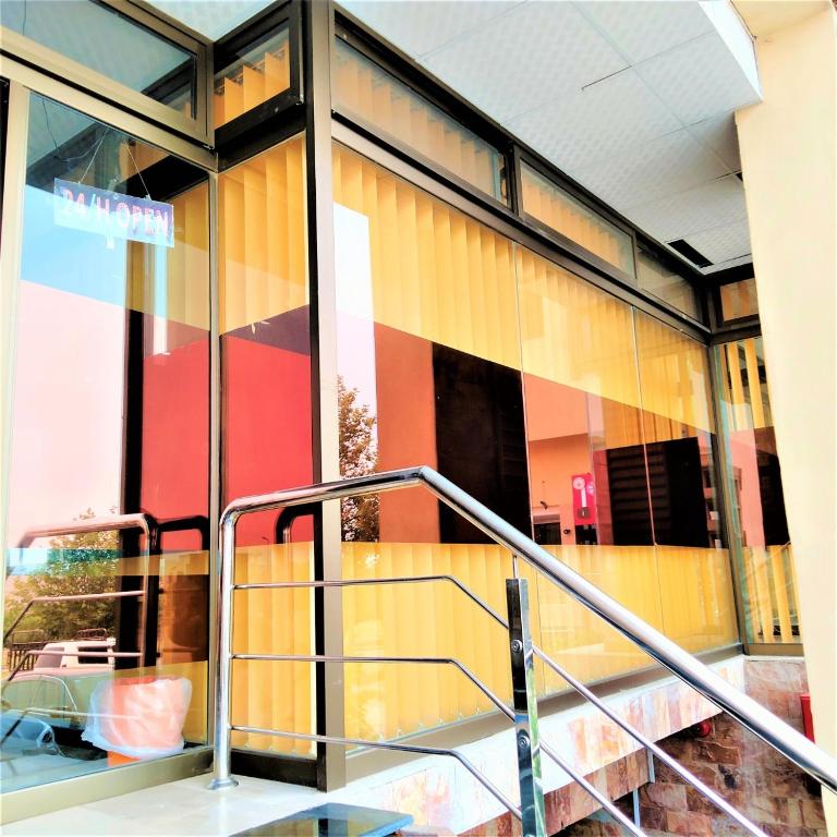 Hotel Vista Inn DHA photo