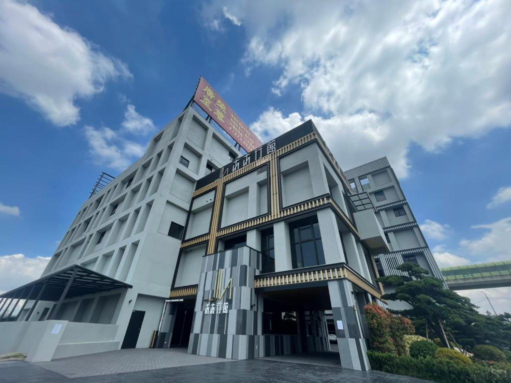 Motel Lin, Tchaj-čung