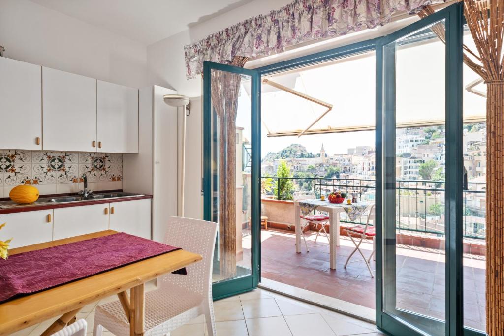 GuestHost - Taormina Comfortable Apartment with Terrace - 5