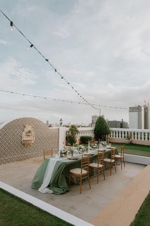 Banquet hall