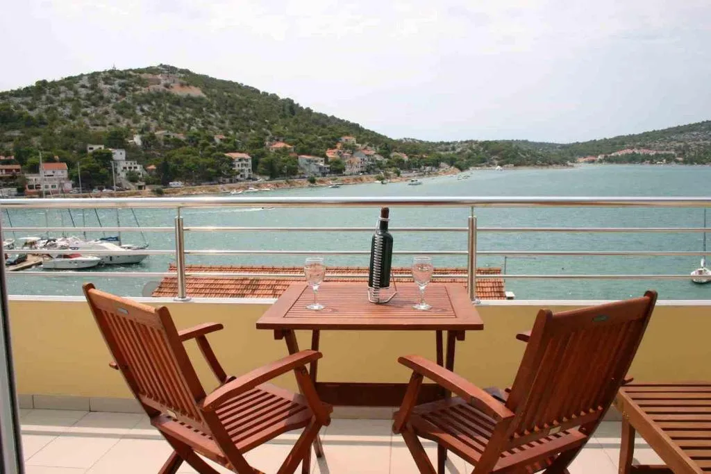 Villa Stegic，位于迪斯诺的酒店