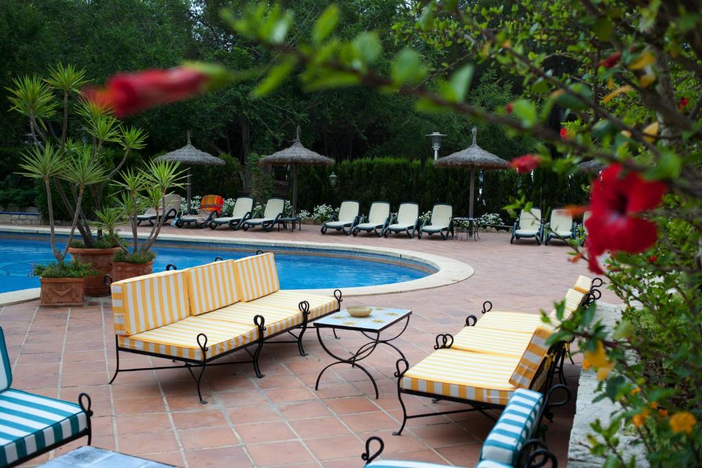 Hotel Bahia — Swimming pool in Peguera, Balearic Islands