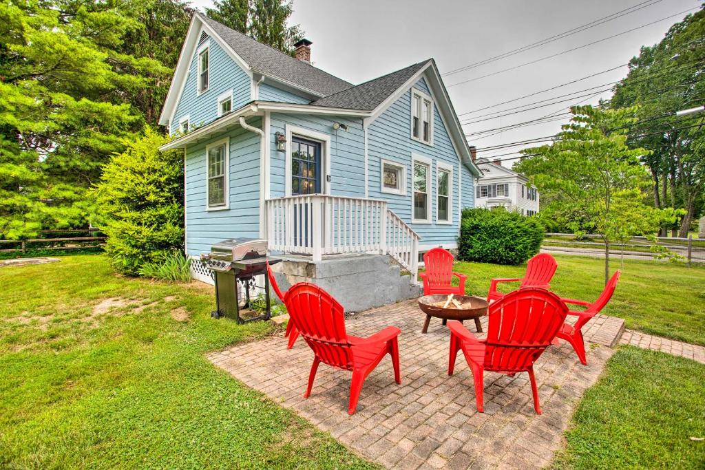 Beautiful Colonial Home Walk to Dtwn Mystic!