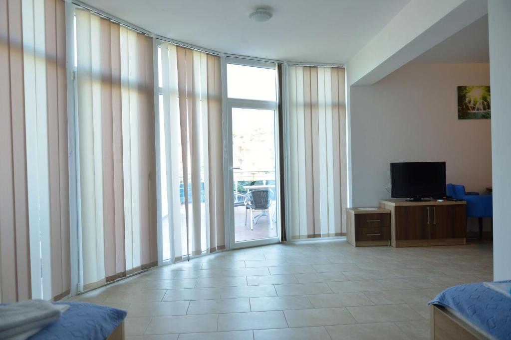 Belvedere Apartments with Seaview - 3